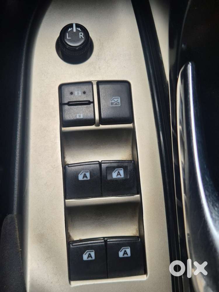 Toyota Innova Crysta 2.4 V 8 Str, 2017, Diesel