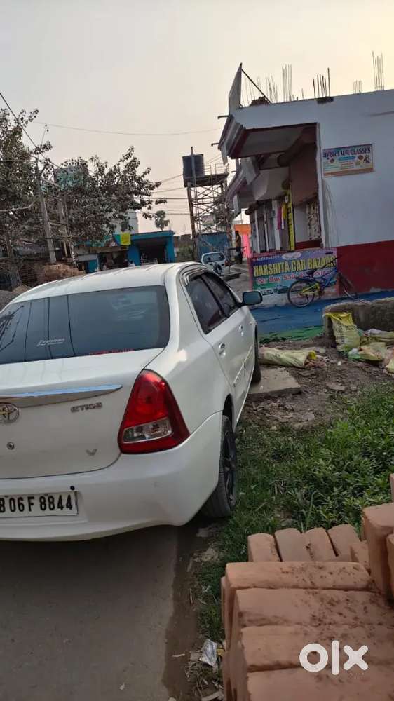 Toyota Etios 2011 Petrol Well Maintained