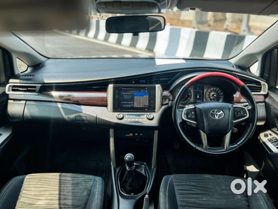 Toyota Innova Crysta 2.4 V, 2019