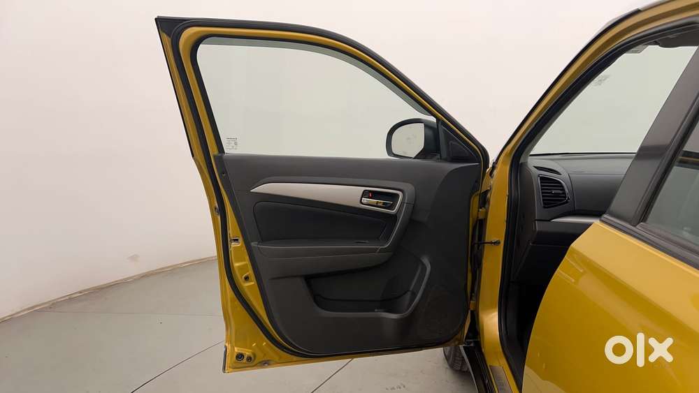 Maruti Suzuki Vitara Brezza Zdi+ Dual Tone Mt, 2016, Diesel