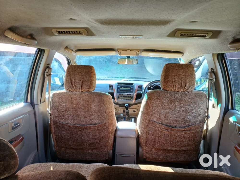 Toyota Fortuner 2011