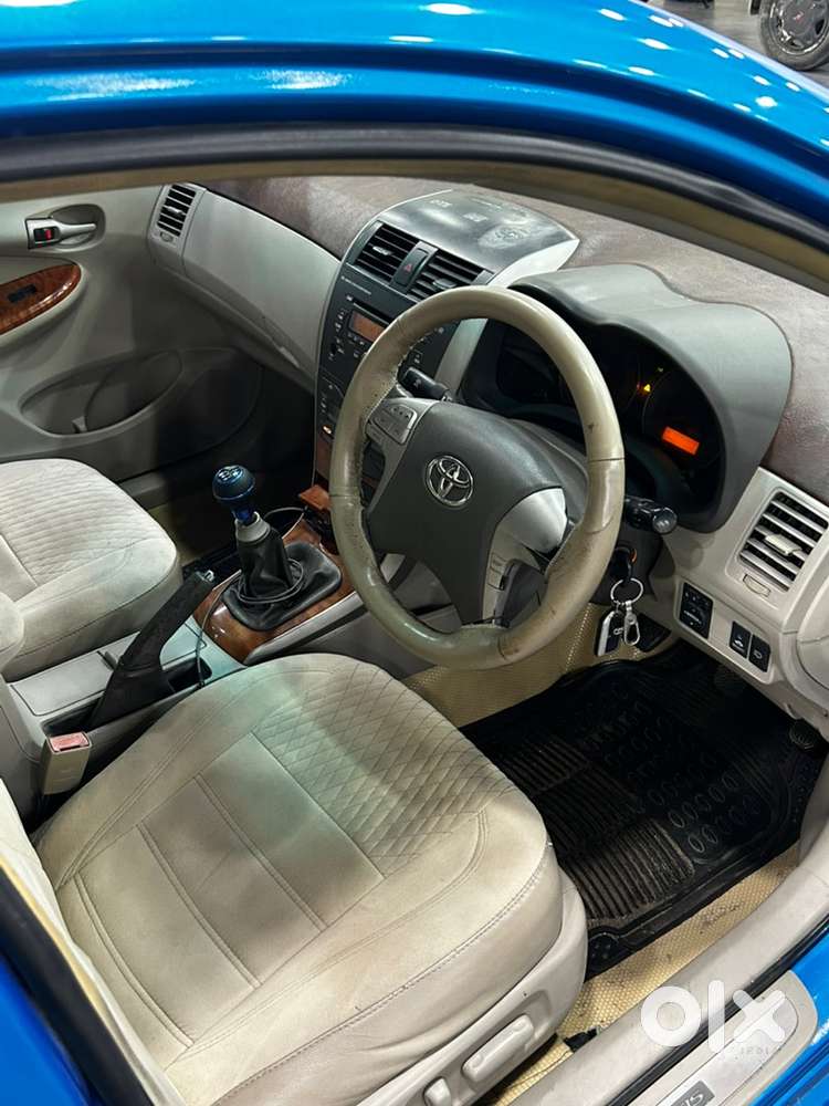 Toyota Corolla Altis 2011