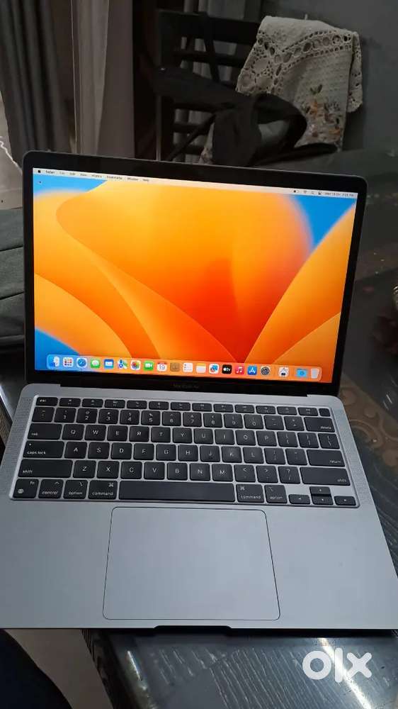 Macbook M1 8-256