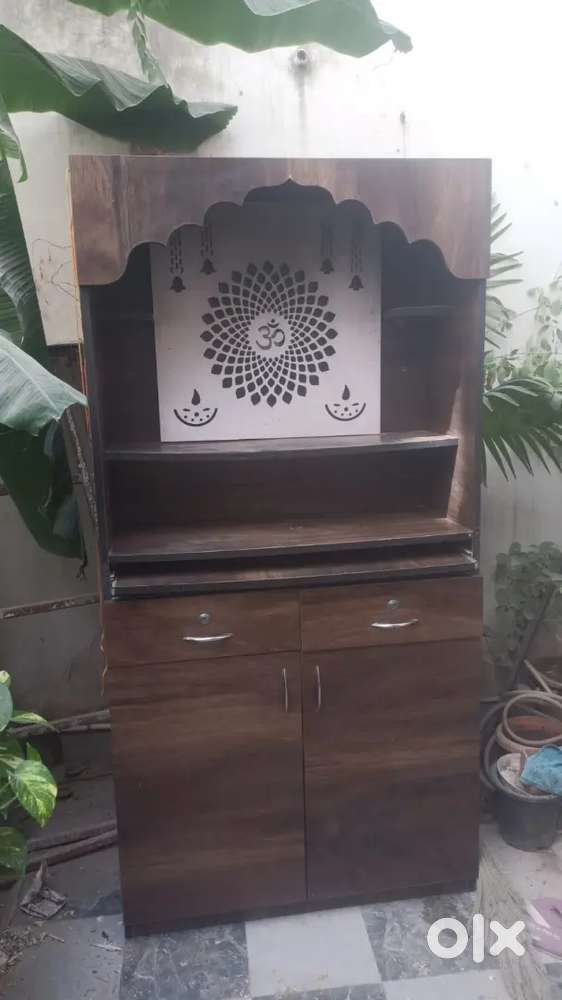 Wooden temple 6&times;3 feet