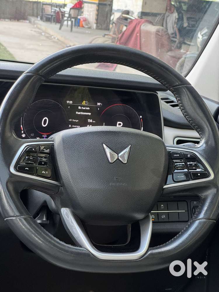 Mahindra Xuv700 2.2 Ax 7 Diesel At Str, 2023, Diesel