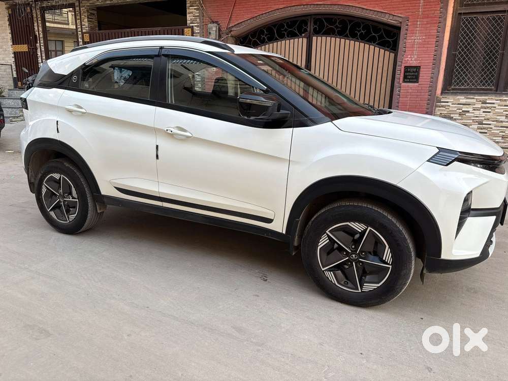 Tata Nexon Creative Plus S 1.2 Revotron Petrol 6 Amt Dt, 2024, Petro..