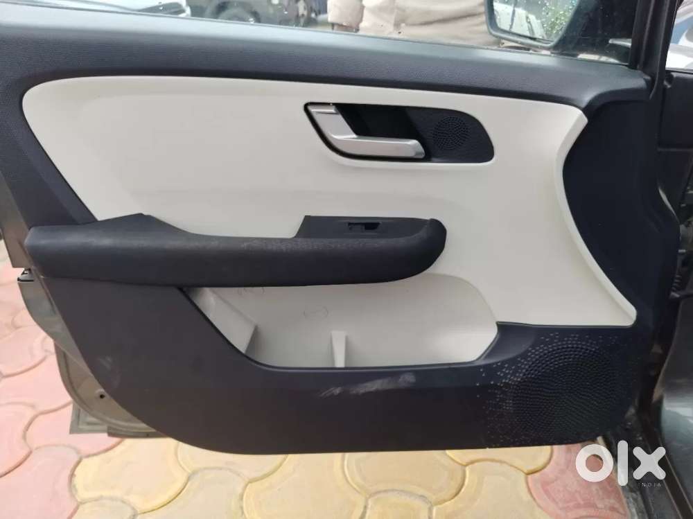 Tata Altroz Xz, 2023, Petrol