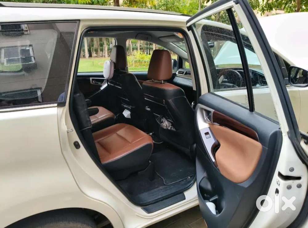Toyota Innova Crysta 2.7 Zx At, 2016, Petrol