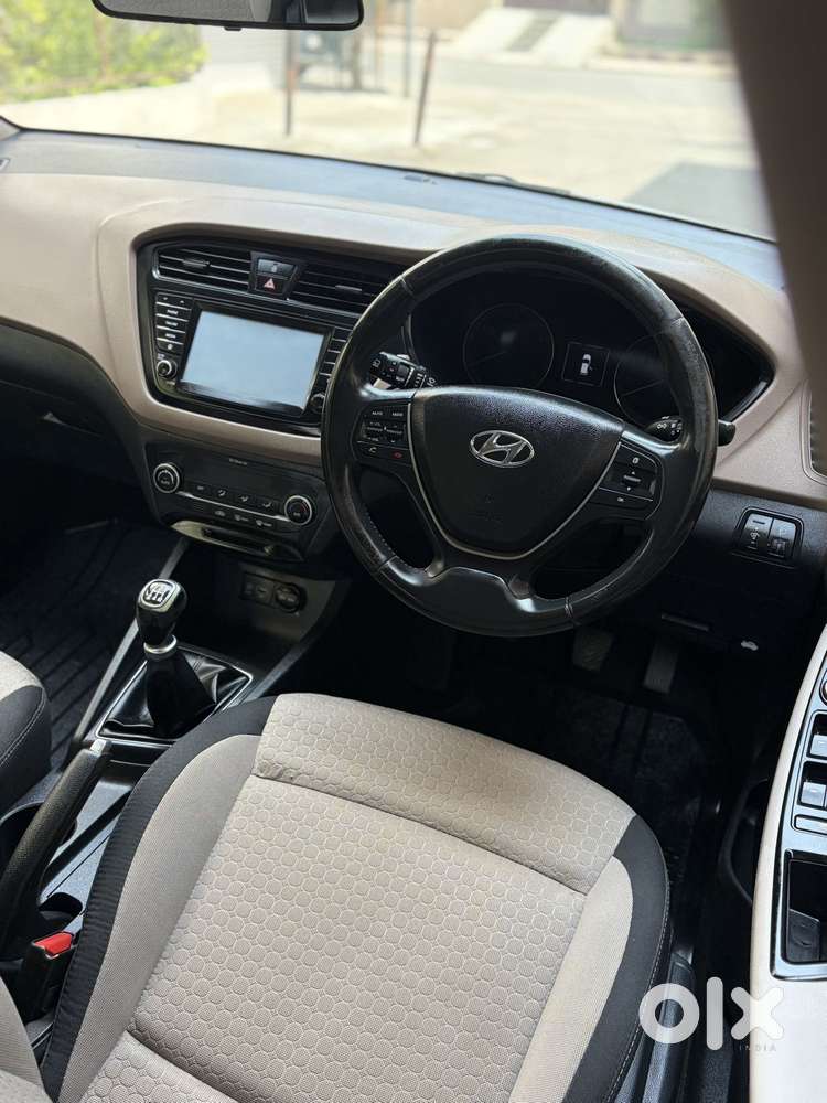 Hyundai I20 Petrol Asta Option, 2017, Petrol