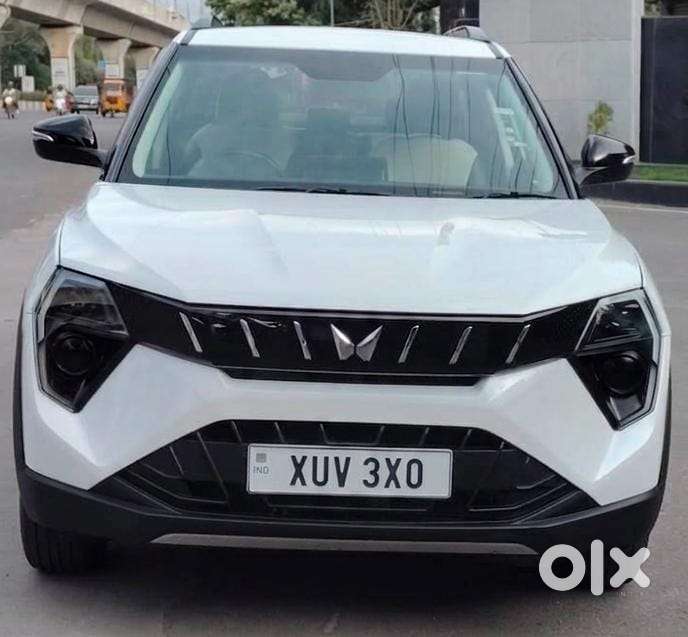 Mahindra Xuv 3xo Ax5 Pm Mt, 2025, Petrol