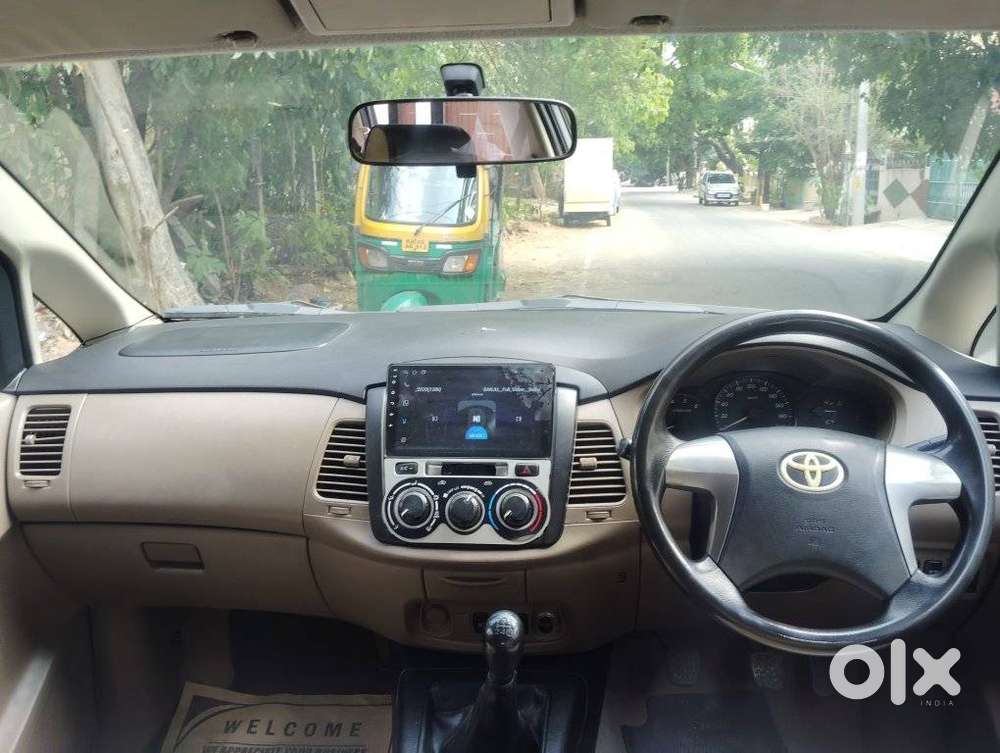 Toyota Innova 2009-2011 2.5 E 7 Str, 2015, Diesel