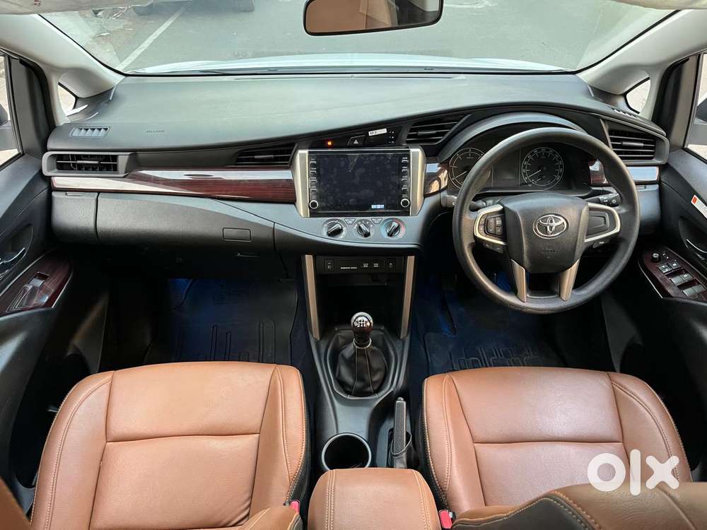 Toyota Innova Crysta 2.4 G Mt 8s, 2023, Diesel