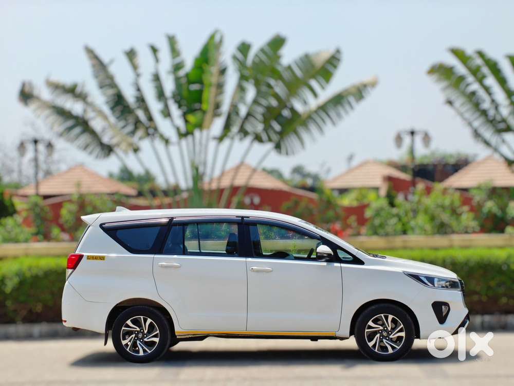 Toyota Innova Crysta 2.4 G Mt 8s, 2022, Diesel