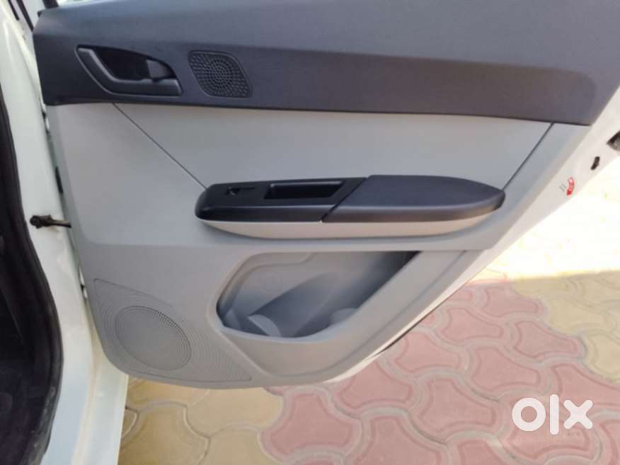 Tata Tiago 1.2 Revotron Xt (o), 2023, Petrol