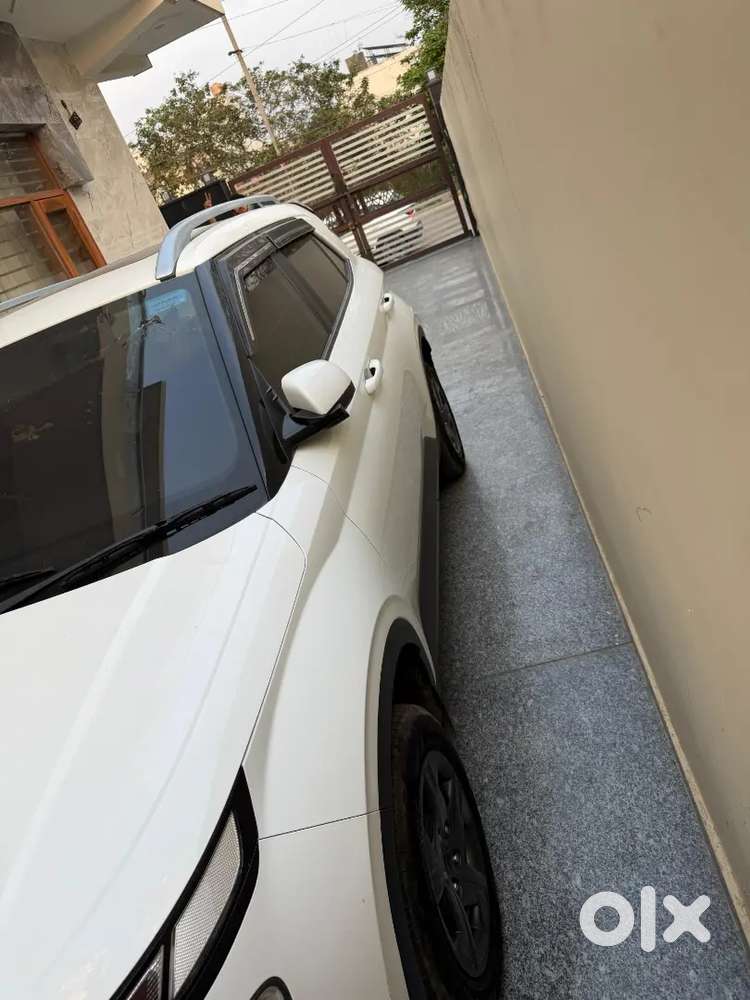 Hyundai New Venue 2023 Petrol 52000 Km Driven