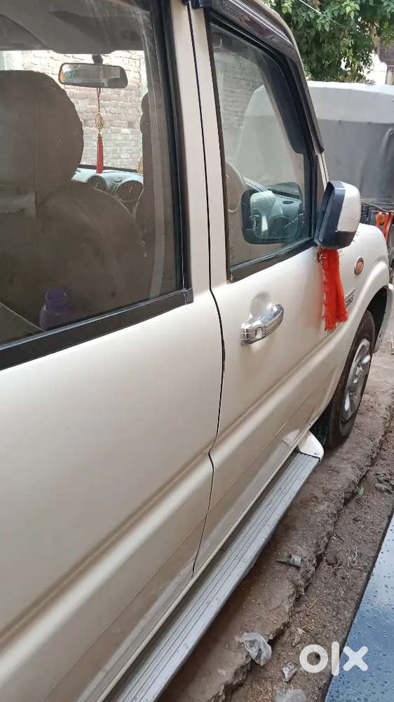 Mahindra Scorpio 2014 Petrol