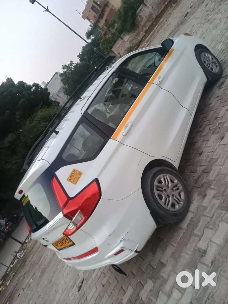 Maruti Suzuki Ertiga Vxi 2023