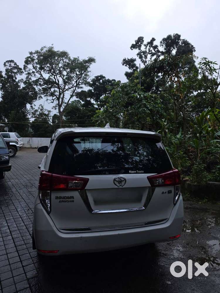 Toyota Innova Crysta 2.4g (at) 2022 Diesel