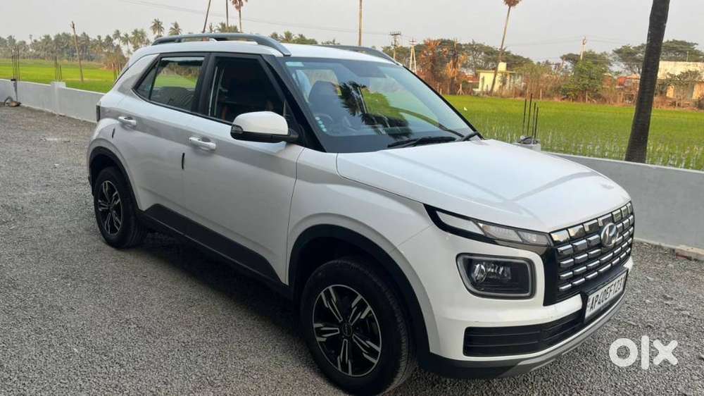 Hyundai Venue S(o) Petrol (2024) – Single Owner, Mint Condition