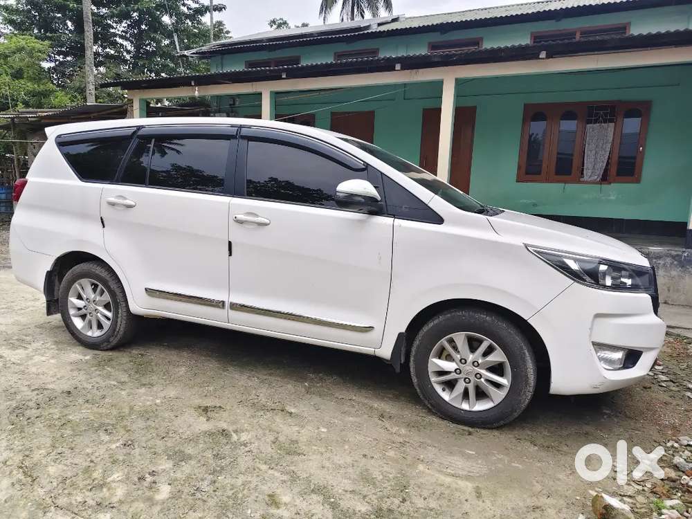 Toyota Innova Crysta Mt
