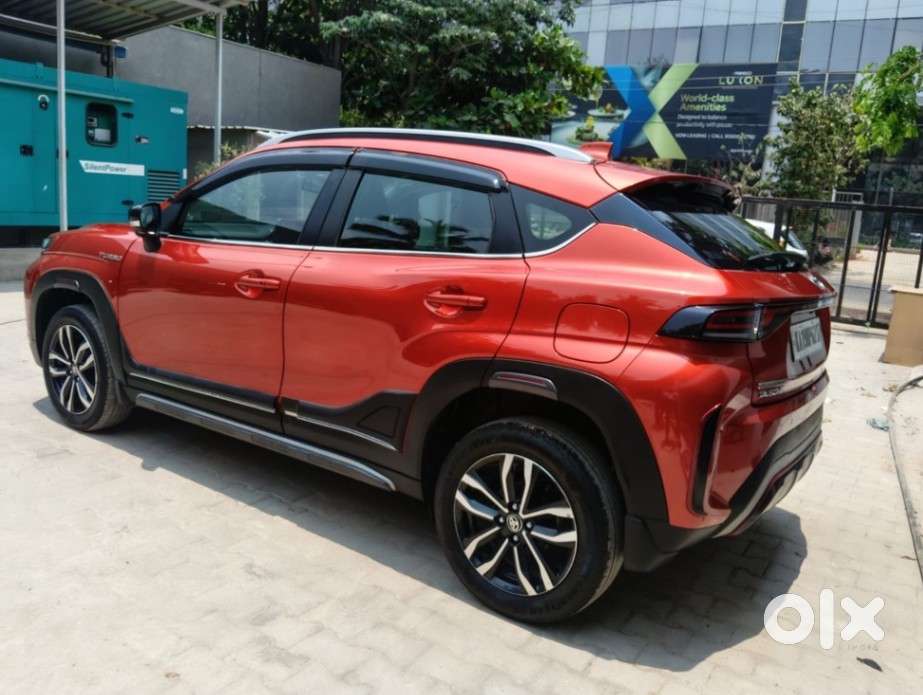 Toyota Urban Cruiser Taisor V 1.0 Petrol Mt, 2024