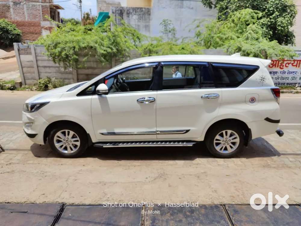 Toyota Innova Crysta 2016 Diesel 65000 Km Driven