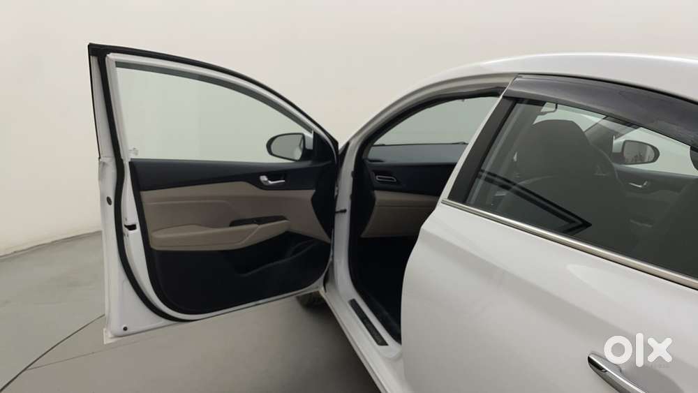 Hyundai Verna 1.5 Mpi Mt Sx (o), 2022, Petrol