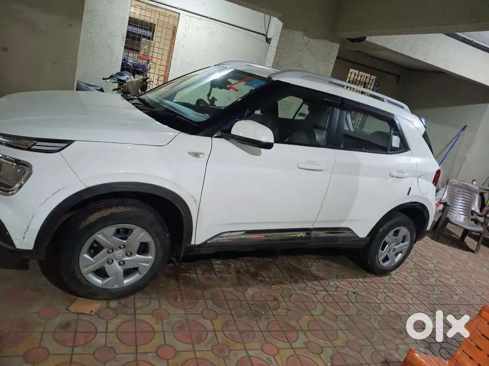 Hyundai Venue 2021 Petrol 30000 Km Driven
