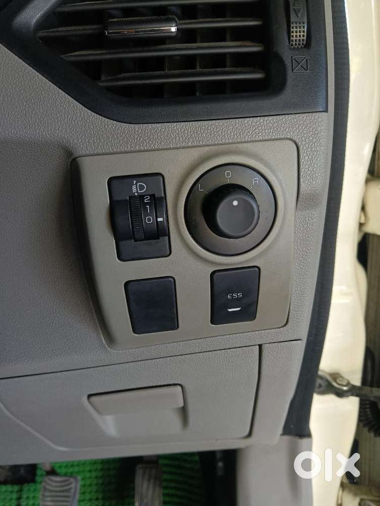 Mahindra Kuv 100 K8 5str, 2016, Petrol