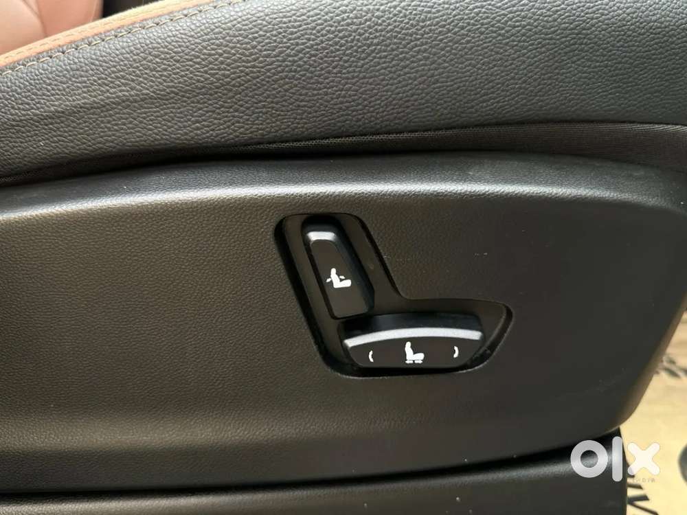 Mg Hector Plus Sharp Pro 1.5 Turbo Petrol Cvt 6 Str, 2026, Petrol