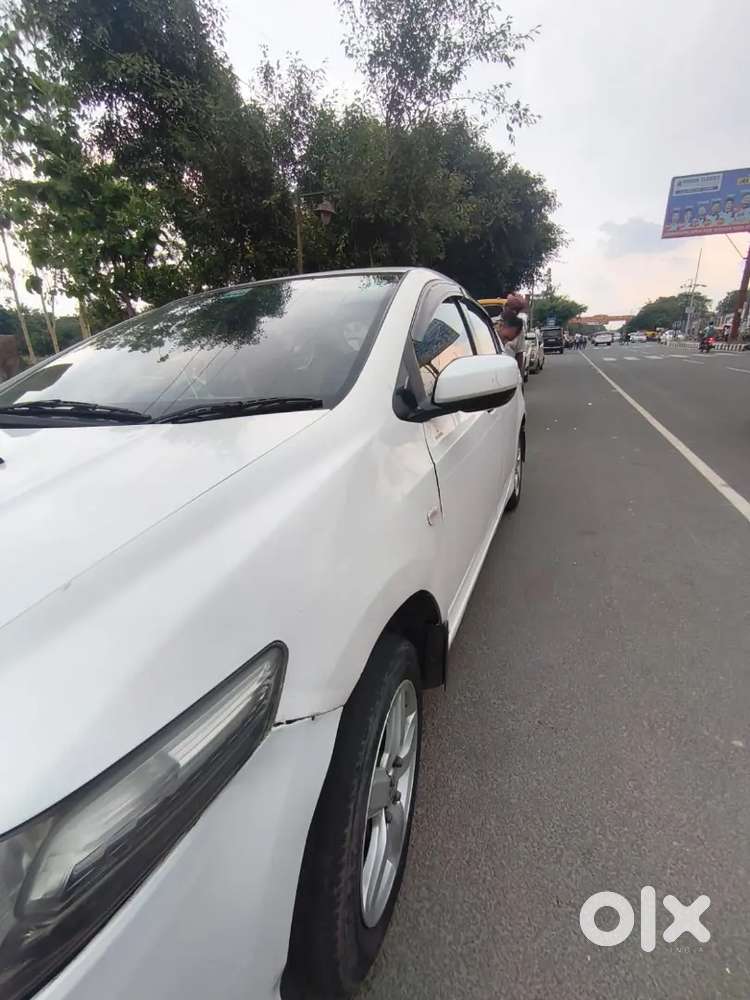 Honda City Hybrid Ehev 2013