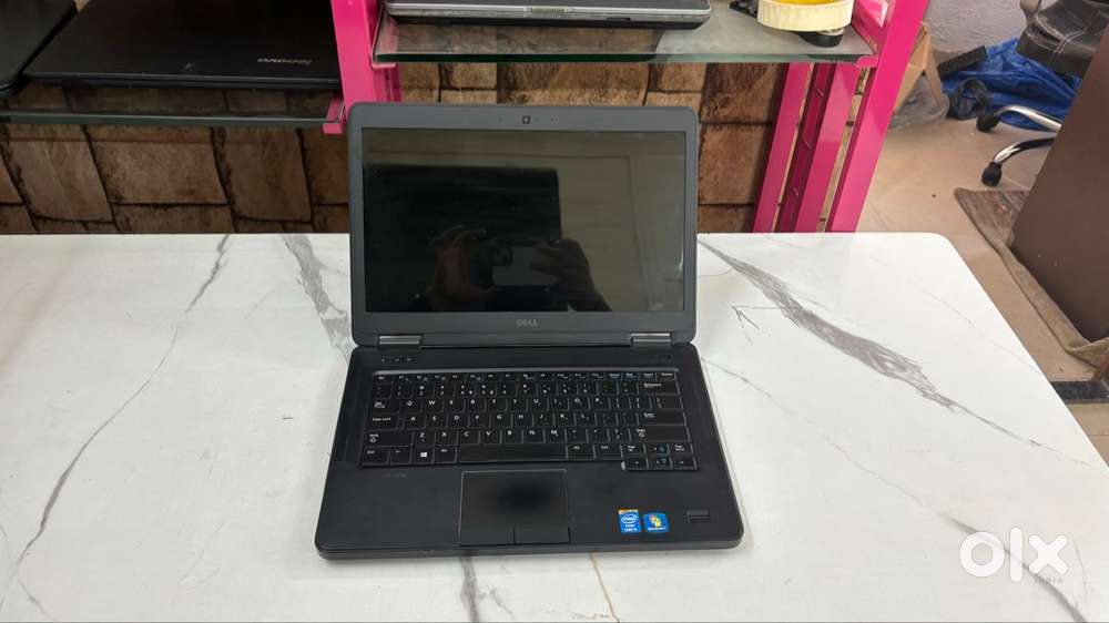 dell i5 laptop for sell 13inc/with ssd in just 10500