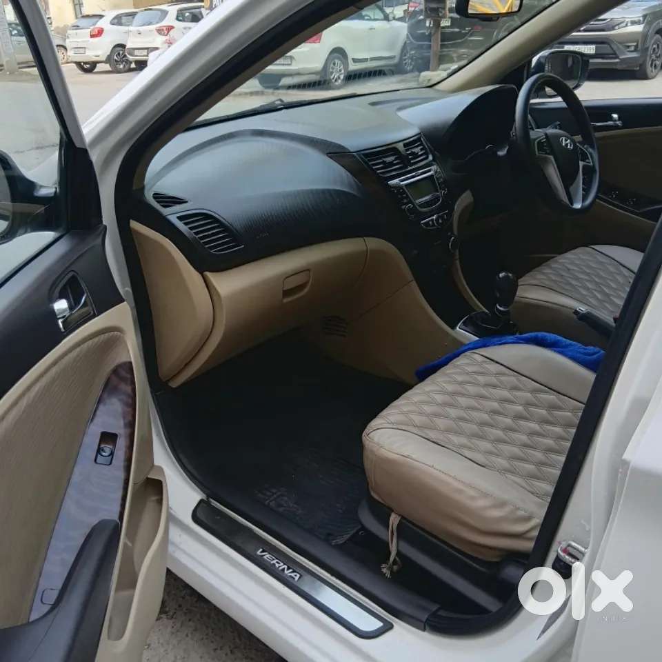 Hyundai Verna Fluidic 1.6 Vtvt Sx, 2014, Petrol