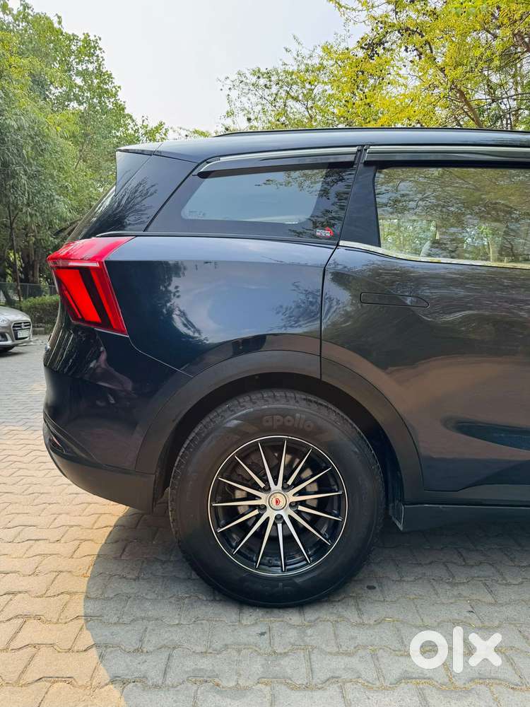 Mahindra Xuv700 Ax 3 Diesel Mt 7 Str (e), 2022, Diesel