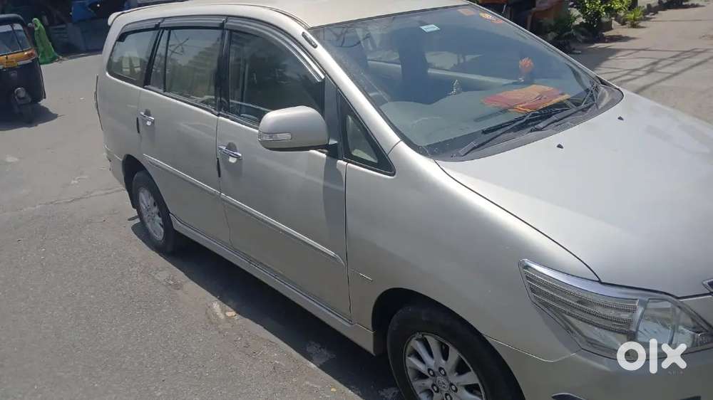 Toyota Innova 2012 Diesel Well Maintained
