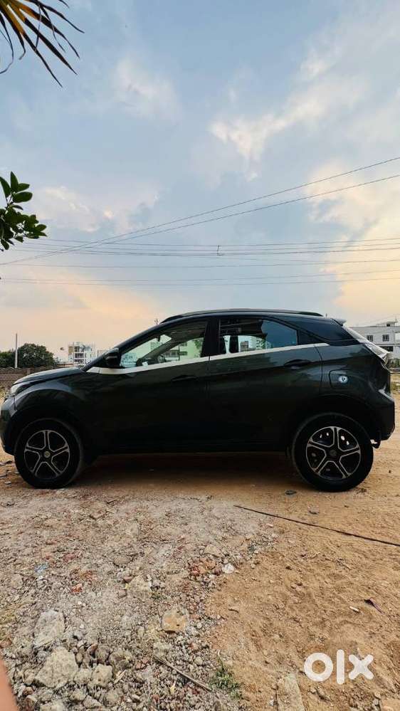 Tata Nexon 1.2 Revotron Xma Amt (s), 2021, Petrol