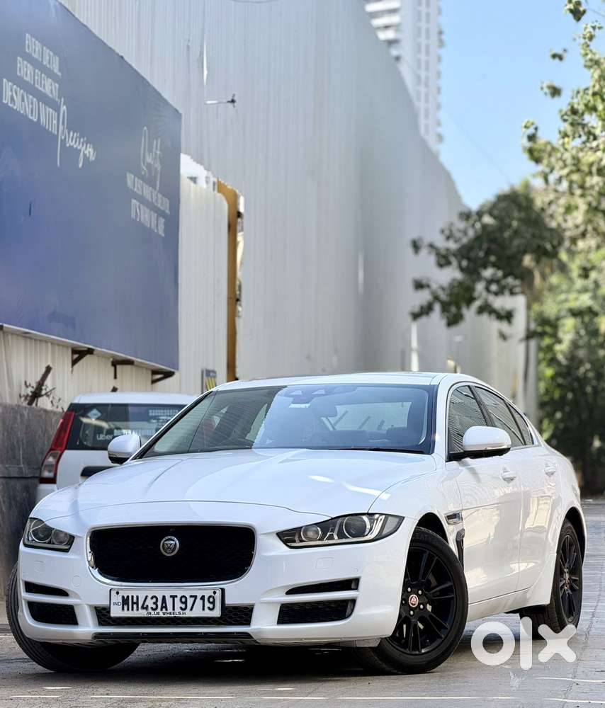 Jaguar Xe Portfolio, 2017, Petrol