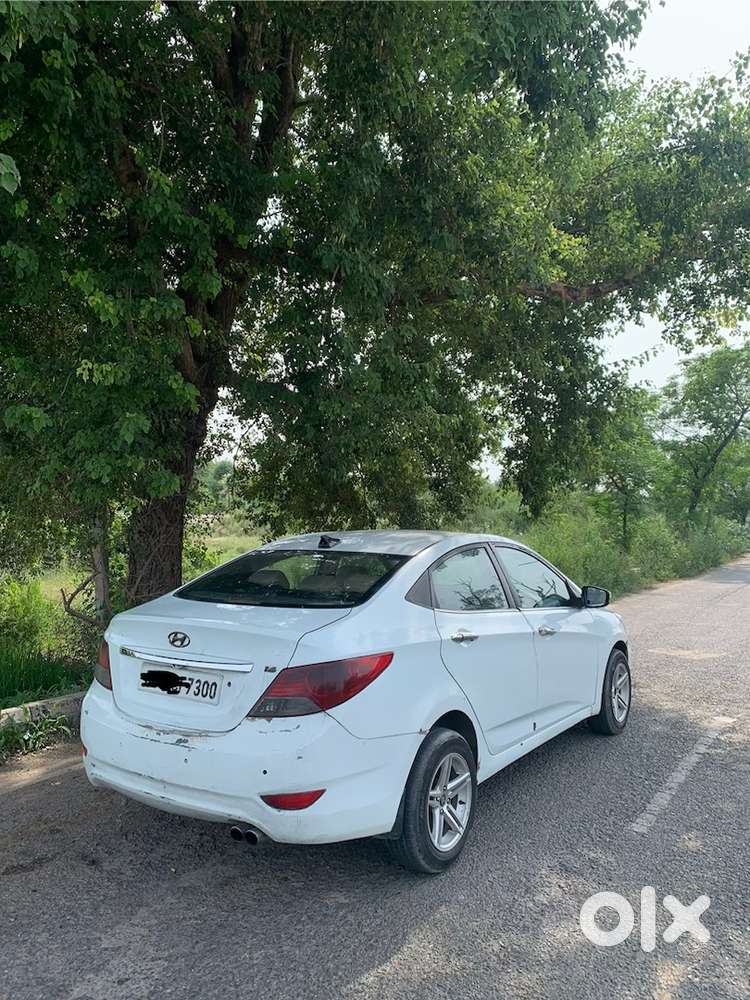 Hyundai Fluidic Verna 2012