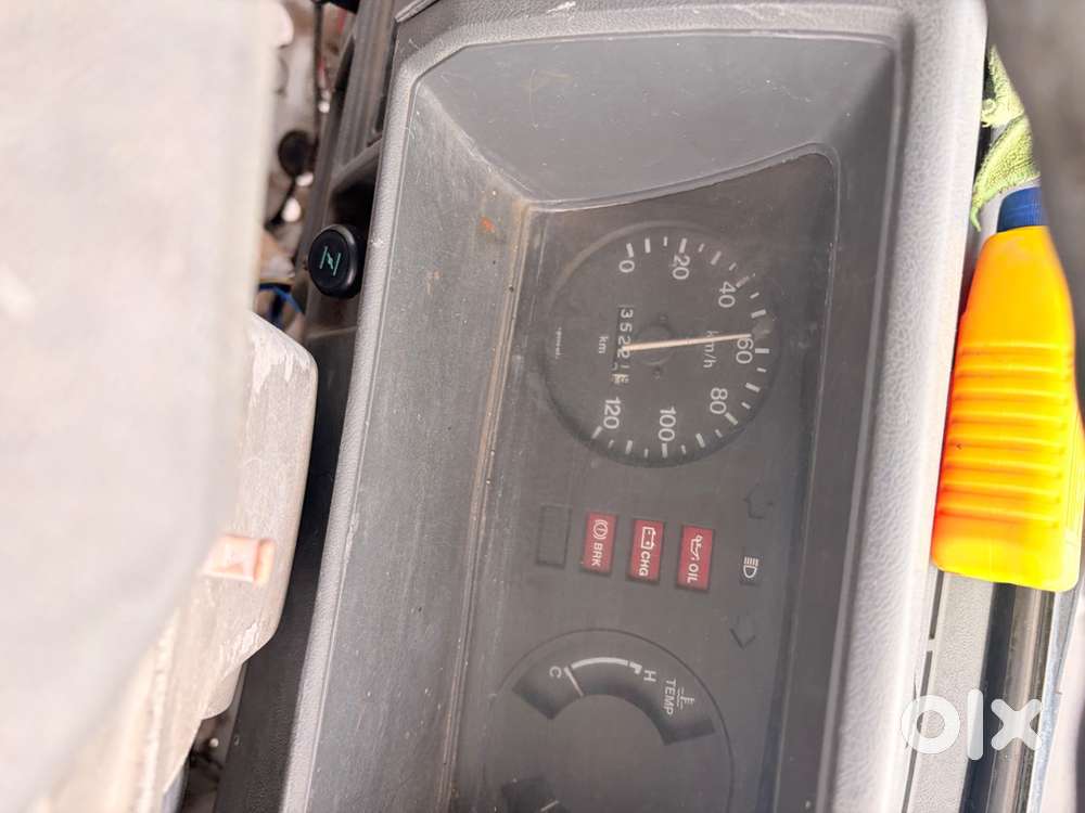 Maruti Omni 2005 Petrol 2