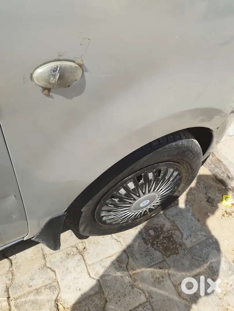 गुड कंडीशन में हे चारों टायर न्यू हे Rc Expired He