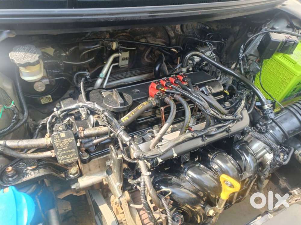 Hyundai I20 Sportz 1.2 Ivt Dual Tone, 2015, Cng & Hybrids