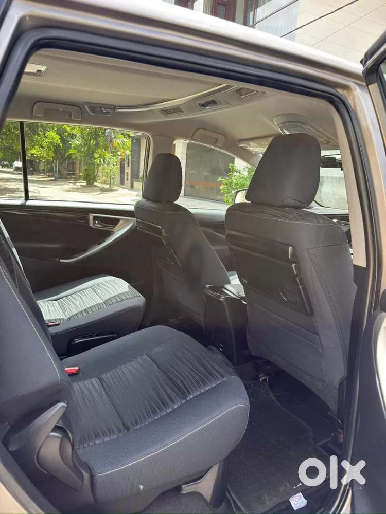 Toyota Innova Crysta 2.4 V 7 Str, 2017, Diesel