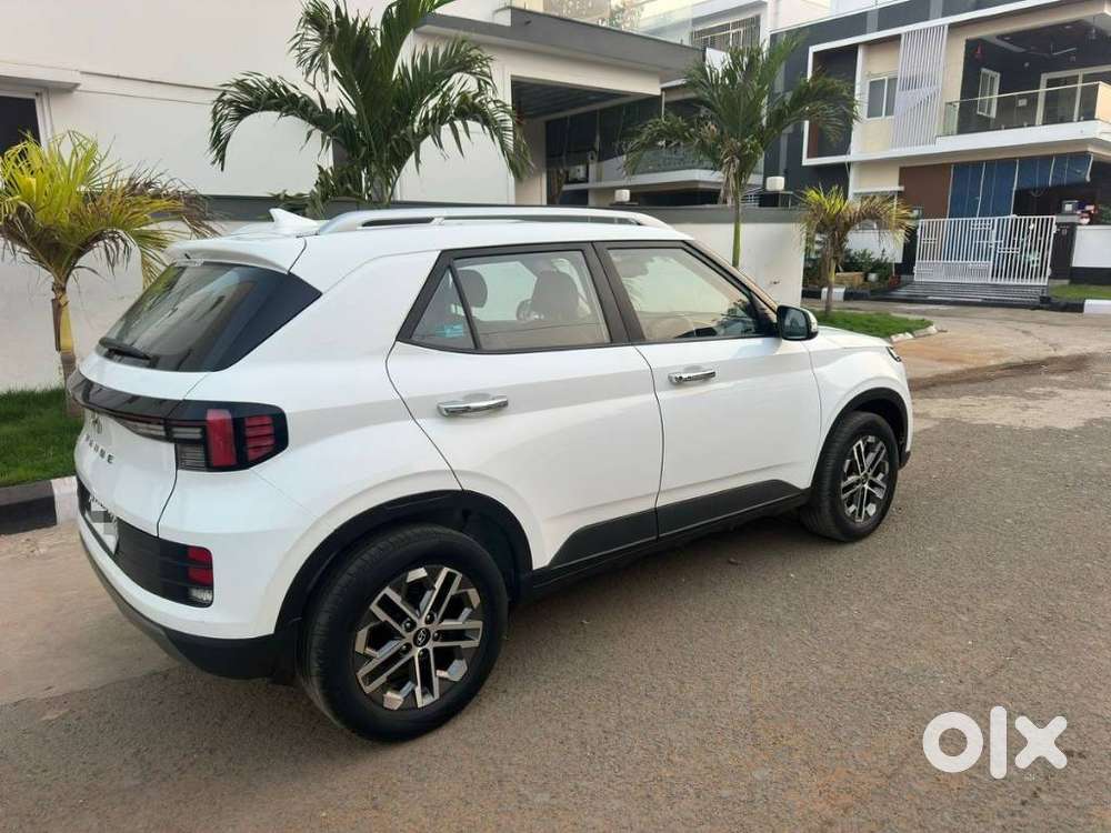 Hyundai Venue Sx (o) Mt 1.5 Diesel, 2023, Diesel