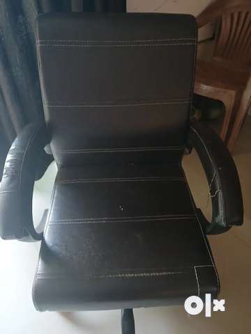 Old office chair discount olx