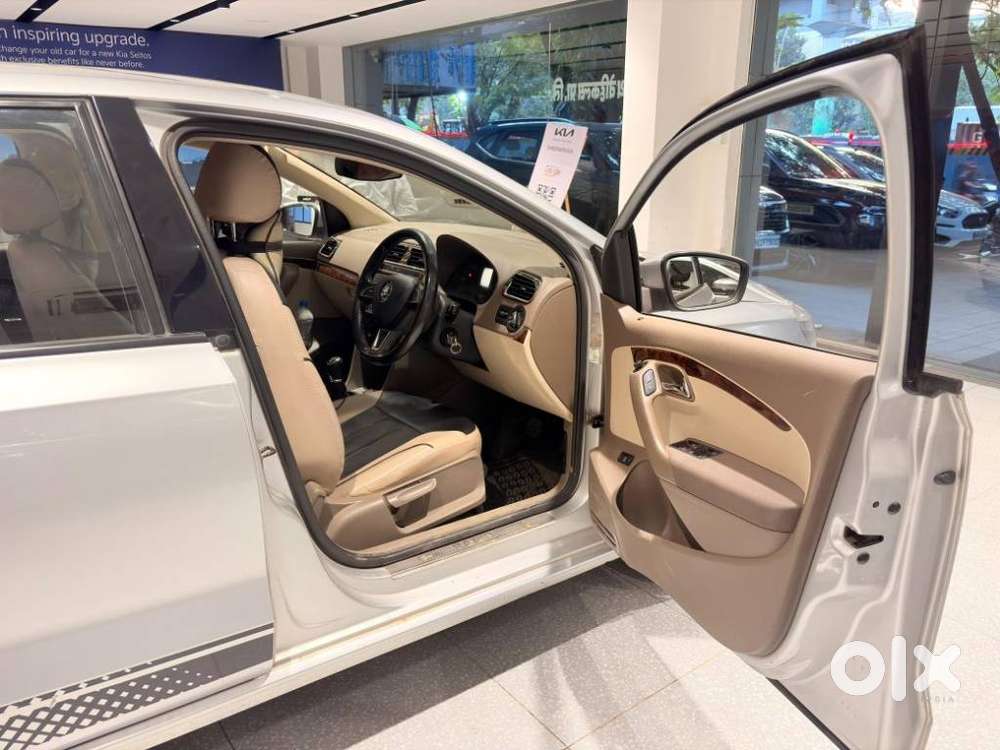 Skoda Rapid 1.6 Mpi Ambition, 2015, Petrol