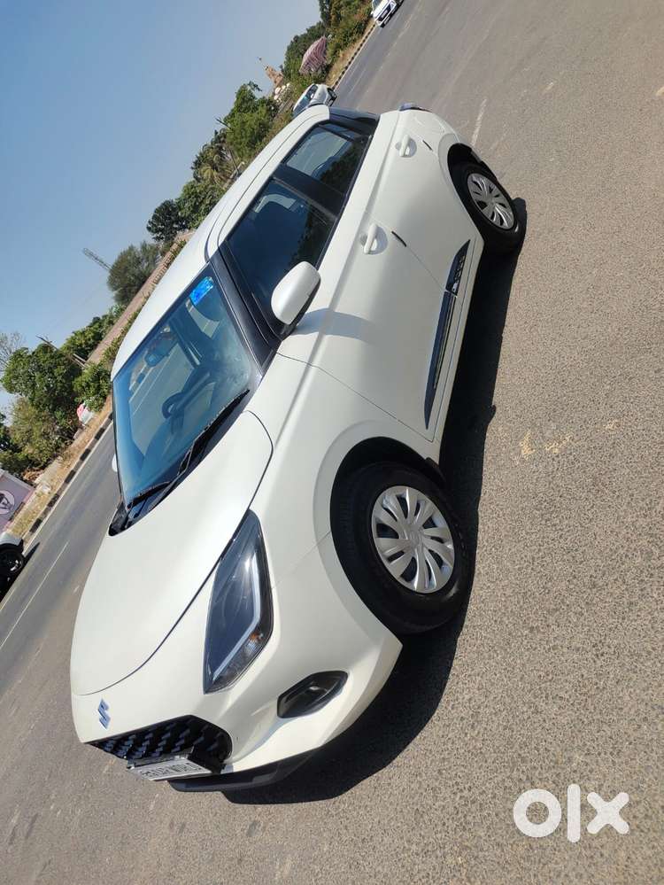 Maruti Suzuki Swift Vxi + Manual, 2025, Petrol
