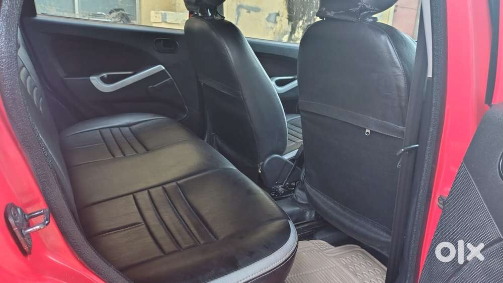 Ford Figo, 2010, Petrol