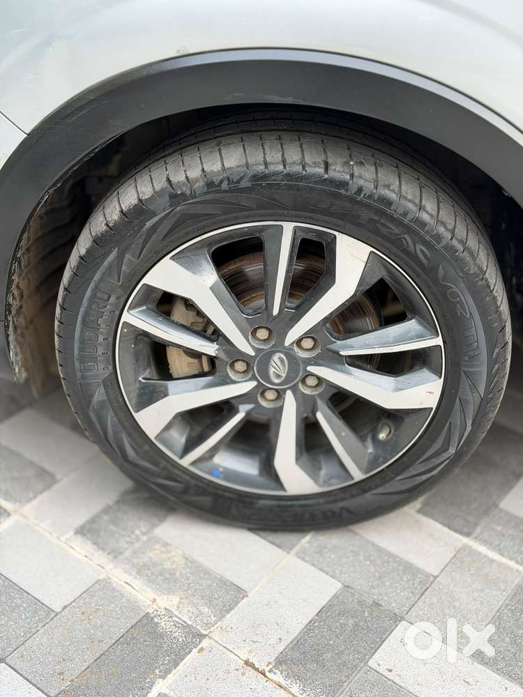 Mahindra Xuv300 W8 Option, 2019, Petrol