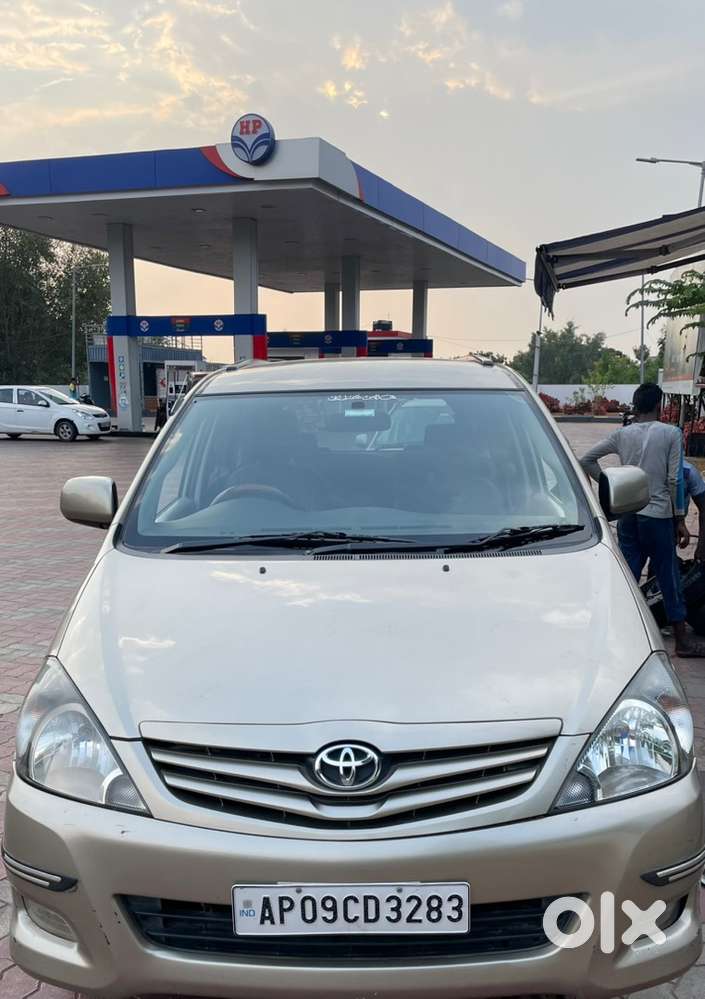 Toyota Innova 2011. Less Driven.