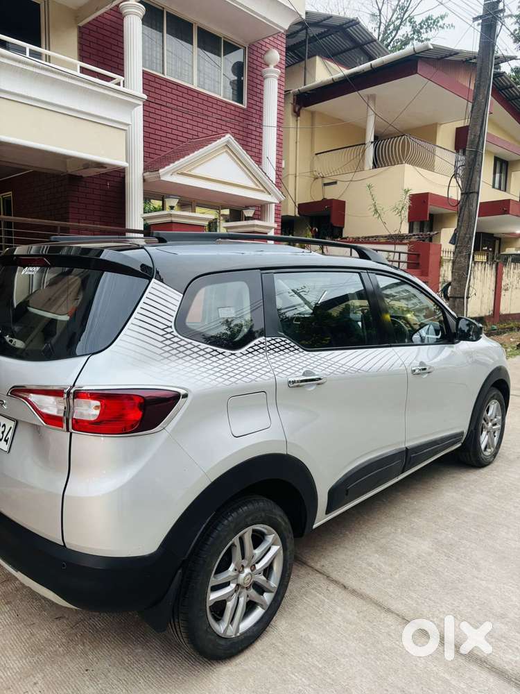 Renault Triber 1.0 Rxz Dual Tone, 2021, Petrol